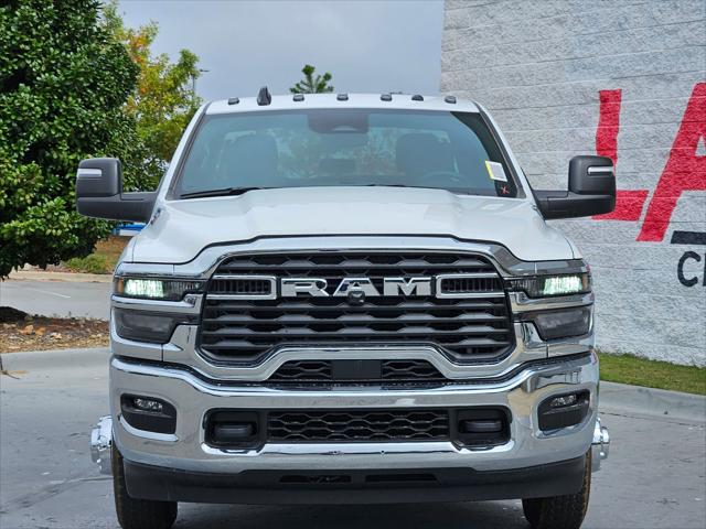 2026 RAM Ram 3500 Chassis Cab RAM 3500 TRADESMAN CREW CAB CHASSIS 4X4 60 CA 2026 RAM Ram 3500 Chassis Cab RAM 3500 TRADESMAN CREW CAB CHASSIS 4X4 60 CA
