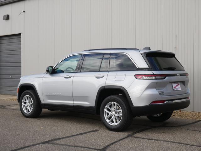 2025 Jeep Grand Cherokee GRAND CHEROKEE LAREDO X 4X4