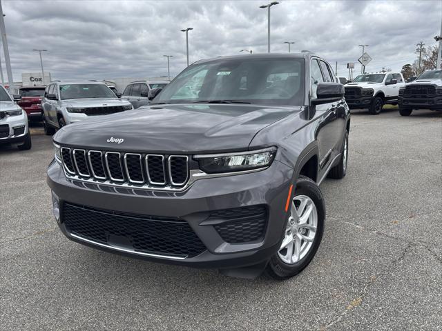 2025 Jeep Grand Cherokee GRAND CHEROKEE LAREDO X 4X4