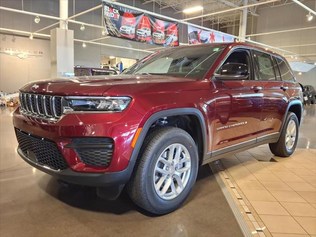 2025 Jeep Grand Cherokee GRAND CHEROKEE LAREDO X 4X4