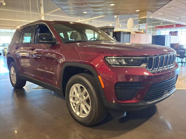 2025 Jeep Grand Cherokee GRAND CHEROKEE LAREDO X 4X4