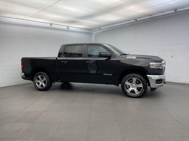 2025 RAM Ram 1500 RAM 1500 TRADESMAN CREW CAB 4X4 57 BOX
