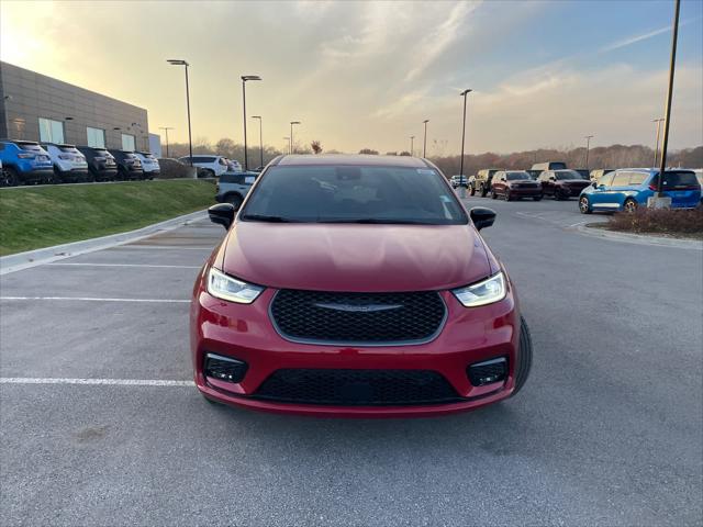 2026 Chrysler Pacifica PACIFICA SELECT AWD