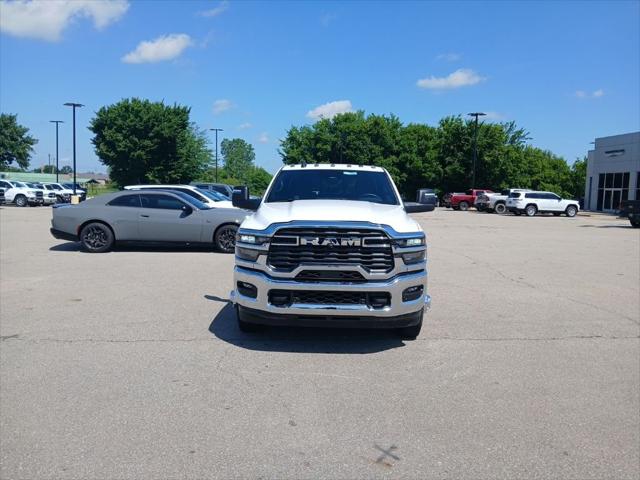 2026 RAM Ram 3500 RAM 3500 TRADESMAN CREW CAB 4X4 8 BOX