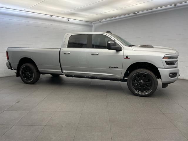 2026 RAM Ram 3500 RAM 3500 LARAMIE CREW CAB 4X4 8 BOX