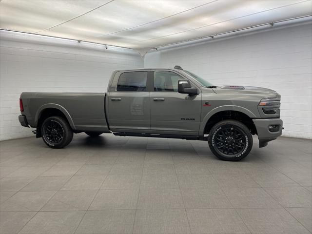 2026 RAM Ram 3500 RAM 3500 LIMITED CREW CAB 4X4 8 BOX