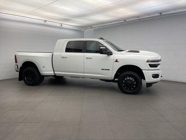 2026 RAM Ram 3500 RAM 3500 LARAMIE MEGA CAB 4X4 64 BOX 2026 RAM Ram 3500 RAM 3500 LARAMIE MEGA CAB 4X4 64 BOX