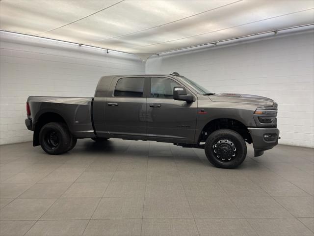 2026 RAM Ram 3500 RAM 3500 LARAMIE MEGA CAB 4X4 64 BOX