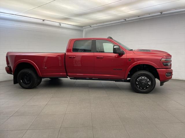 2025 RAM Ram 3500 RAM 3500 LIMITED CREW CAB 4X4 8 BOX