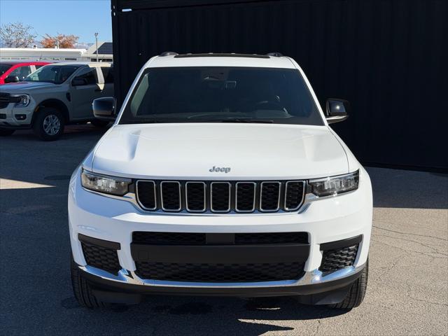 2025 Jeep Grand Cherokee GRAND CHEROKEE L LAREDO X 4X4