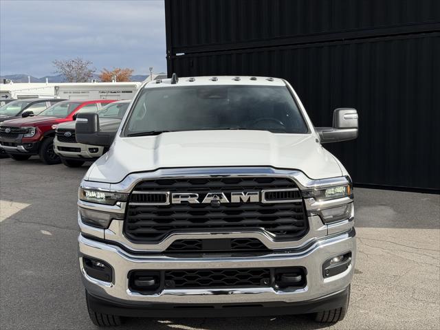 2026 RAM Ram 3500 RAM 3500 TRADESMAN CREW CAB 4X4 8 BOX