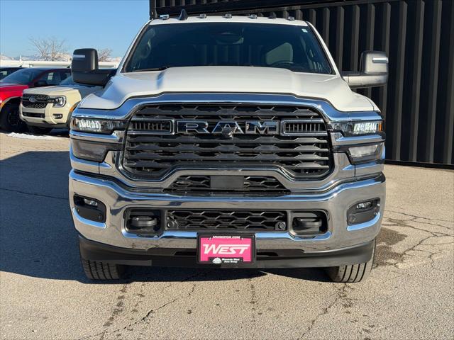 2026 RAM Ram 3500 RAM 3500 TRADESMAN CREW CAB 4X4 8 BOX