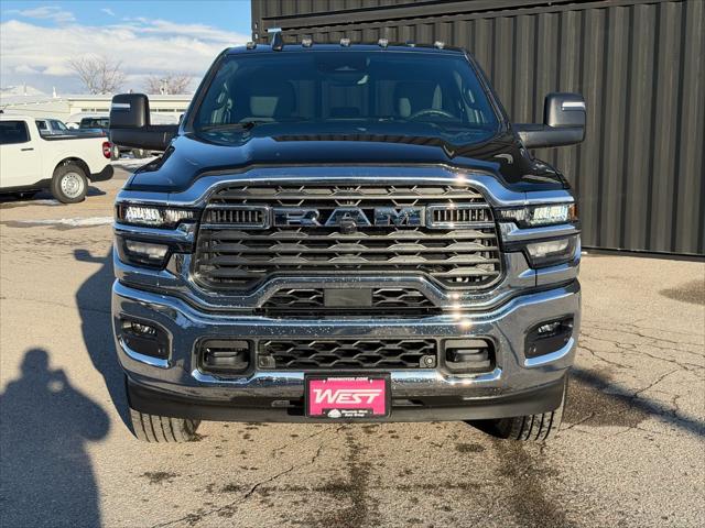 2026 RAM Ram 3500 RAM 3500 TRADESMAN CREW CAB 4X4 8 BOX
