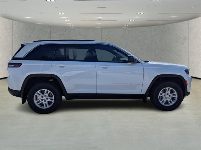 2025 Jeep Grand Cherokee GRAND CHEROKEE LAREDO 4X2