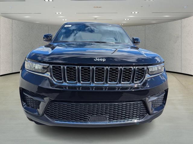 2025 Jeep Grand Cherokee GRAND CHEROKEE LAREDO X 4X4