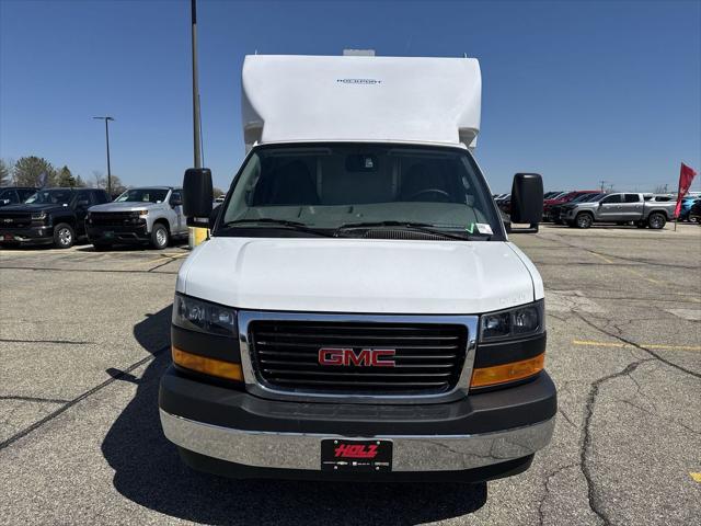 2025 GMC Savana Cutaway Work Van