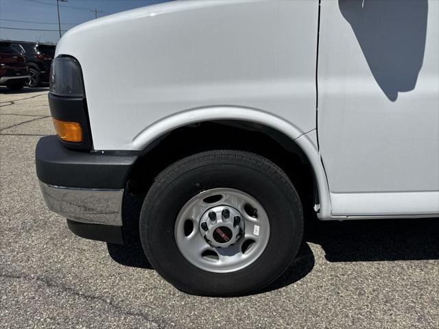 2025 GMC Savana Cutaway Work Van