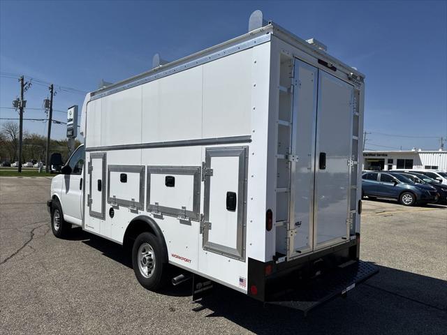 2025 GMC Savana Cutaway Work Van
