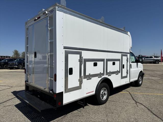 2025 GMC Savana Cutaway Work Van