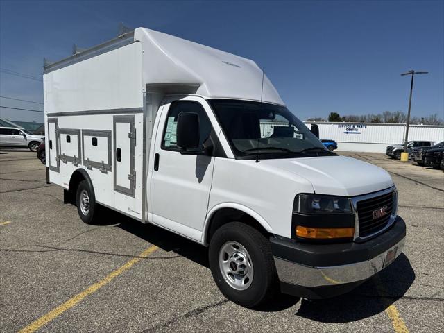 2025 GMC Savana Cutaway Work Van
