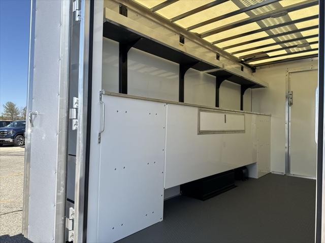 2025 GMC Savana Cutaway Work Van