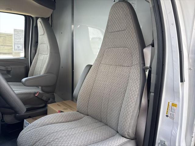 2025 GMC Savana Cutaway Work Van
