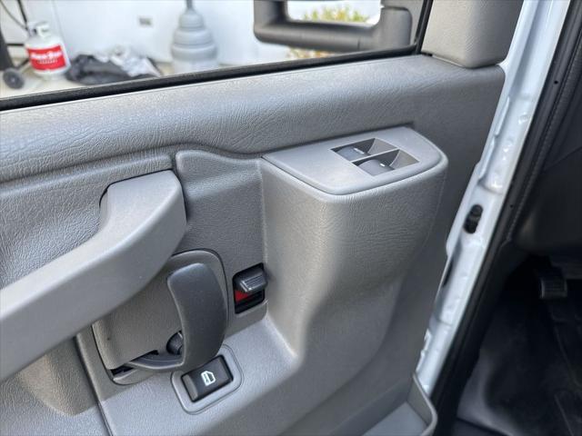 2025 GMC Savana Cutaway Work Van