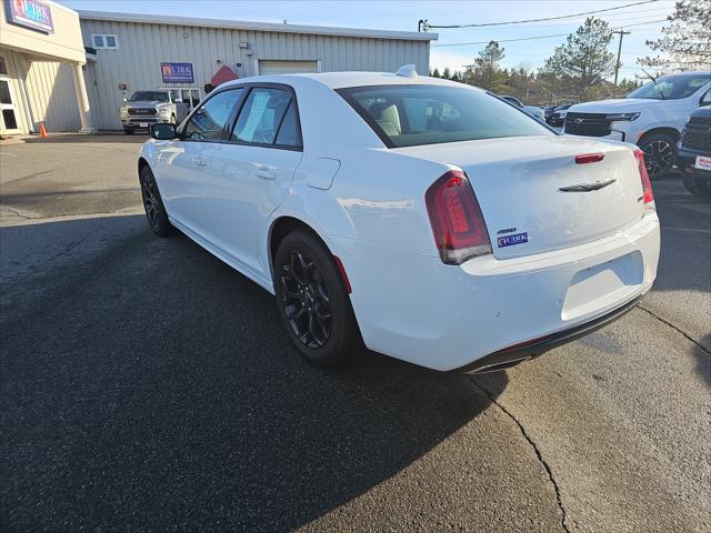 2023 Chrysler 300 Touring L AWD