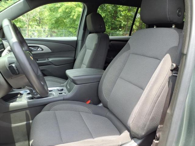 2022 Chevrolet Traverse FWD LT Cloth 2022 Chevrolet Traverse FWD LT Cloth