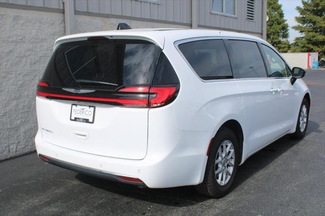 2025 Chrysler Pacifica Select 2025 Chrysler Pacifica Select