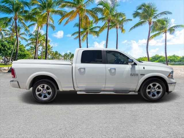 2017 RAM 1500 Laramie Crew Cab 4x4 64 Box