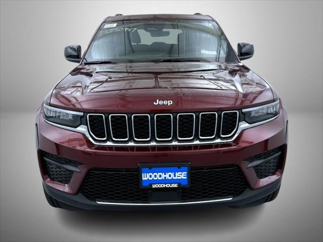 2025 Jeep Grand Cherokee GRAND CHEROKEE LAREDO 4X4 2025 Jeep Grand Cherokee GRAND CHEROKEE LAREDO 4X4