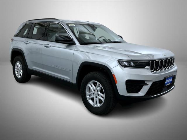 2025 Jeep Grand Cherokee GRAND CHEROKEE LAREDO 4X4