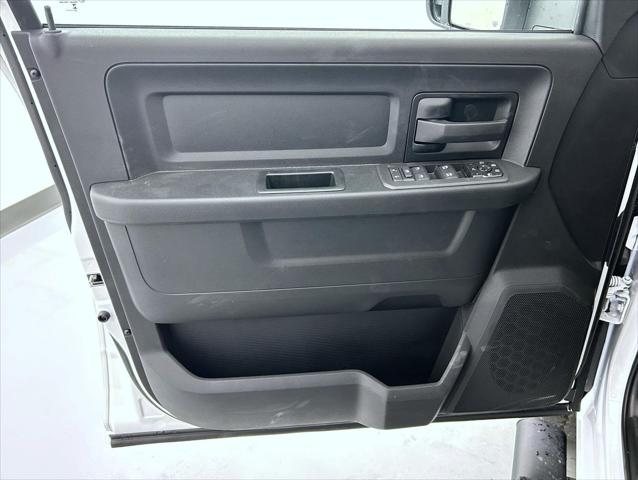 2026 Ram 2500 Black Express Crew Cab 4x4 6'4" Box