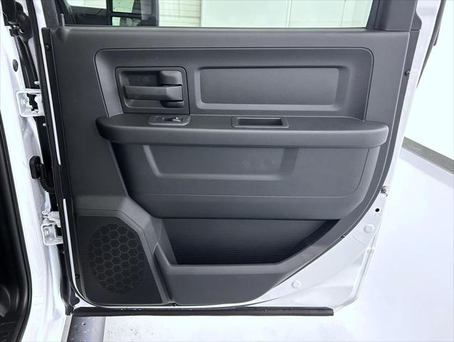 2026 Ram 2500 Black Express Crew Cab 4x4 6'4" Box