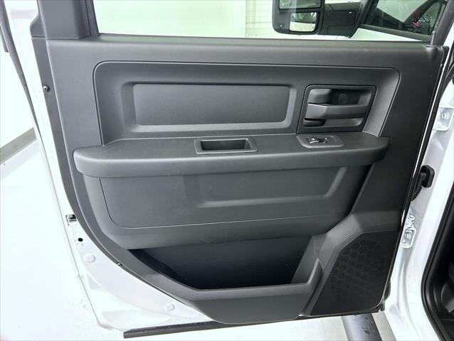 2026 Ram 2500 Black Express Crew Cab 4x4 6'4" Box