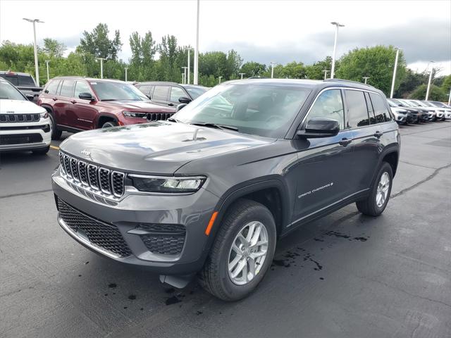 2025 Jeep Grand Cherokee GRAND CHEROKEE LAREDO X 4X4