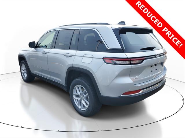 2025 Jeep Grand Cherokee GRAND CHEROKEE LAREDO X 4X4