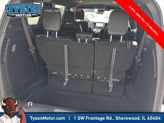 2026 Chrysler Voyager LX