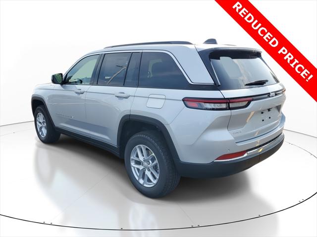 2025 Jeep Grand Cherokee GRAND CHEROKEE LAREDO X 4X4