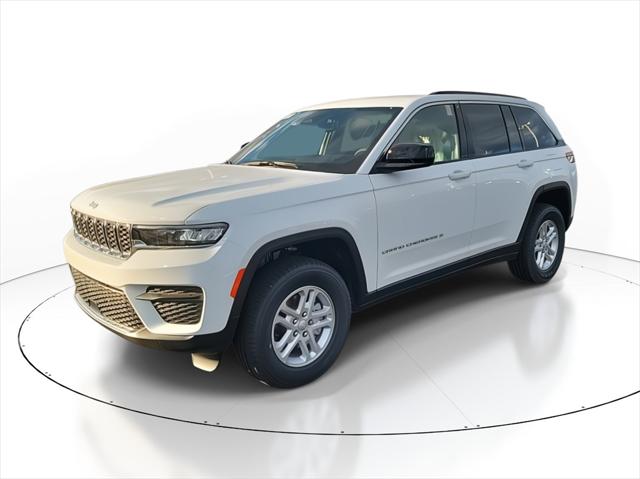 2025 Jeep Grand Cherokee GRAND CHEROKEE LAREDO 4X4