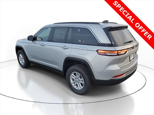2025 Jeep Grand Cherokee GRAND CHEROKEE LAREDO 4X4