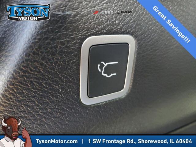 2026 Chrysler Pacifica Select AWD