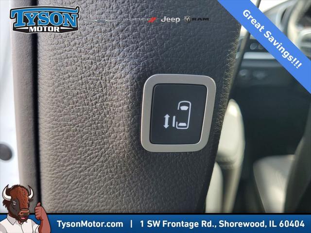 2026 Chrysler Pacifica Select AWD
