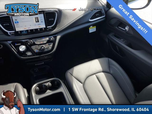 2026 Chrysler Pacifica Select AWD