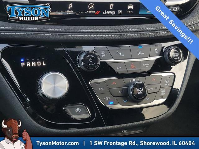 2026 Chrysler Pacifica Select AWD