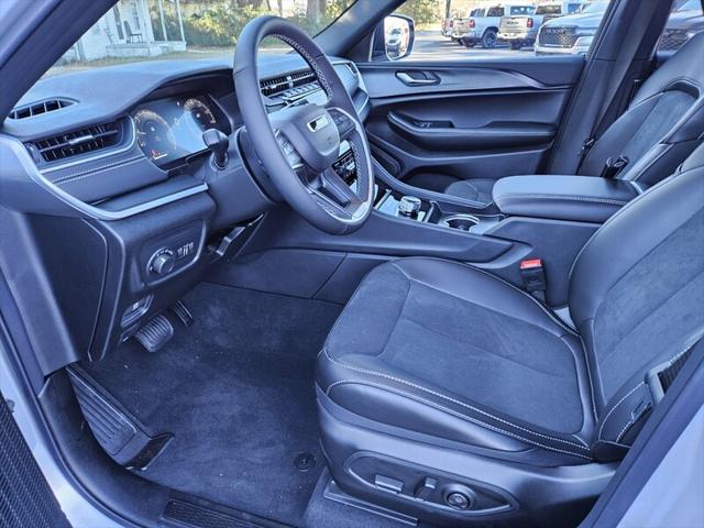 2025 Jeep Grand Cherokee GRAND CHEROKEE L ALTITUDE 4X2