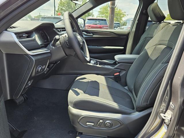 2025 Jeep Grand Cherokee GRAND CHEROKEE LAREDO X 4X2