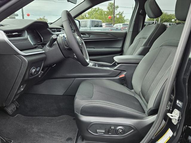 2025 Jeep Grand Cherokee GRAND CHEROKEE LAREDO X 4X4 2025 Jeep Grand Cherokee GRAND CHEROKEE LAREDO X 4X4