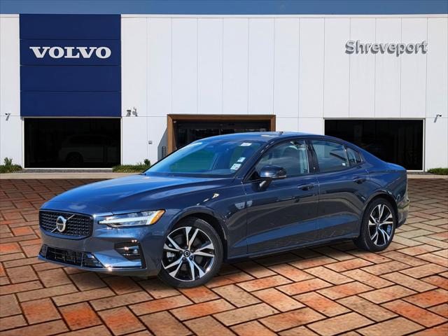 2024 Volvo S60 B5 Plus Dark Theme 2024 Volvo S60 B5 Plus Dark Theme